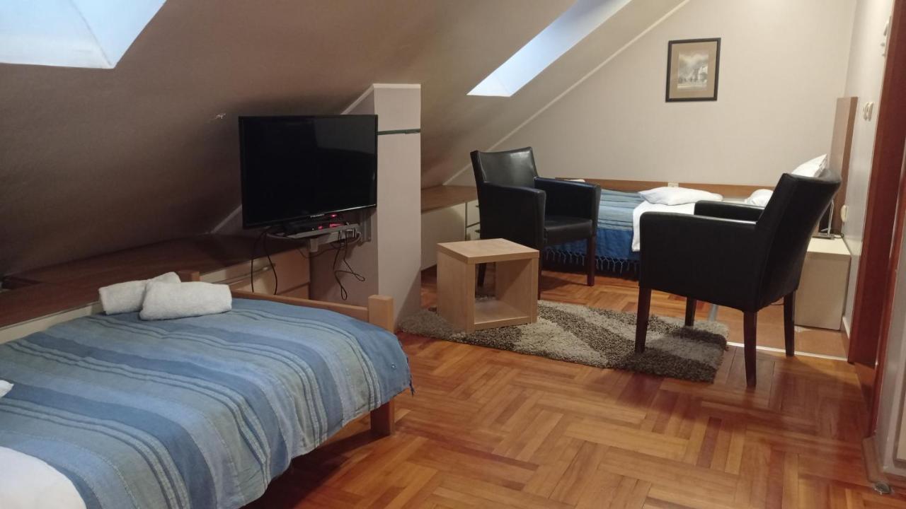 Car Royal Apartments And Rooms Novi Sad Dış mekan fotoğraf