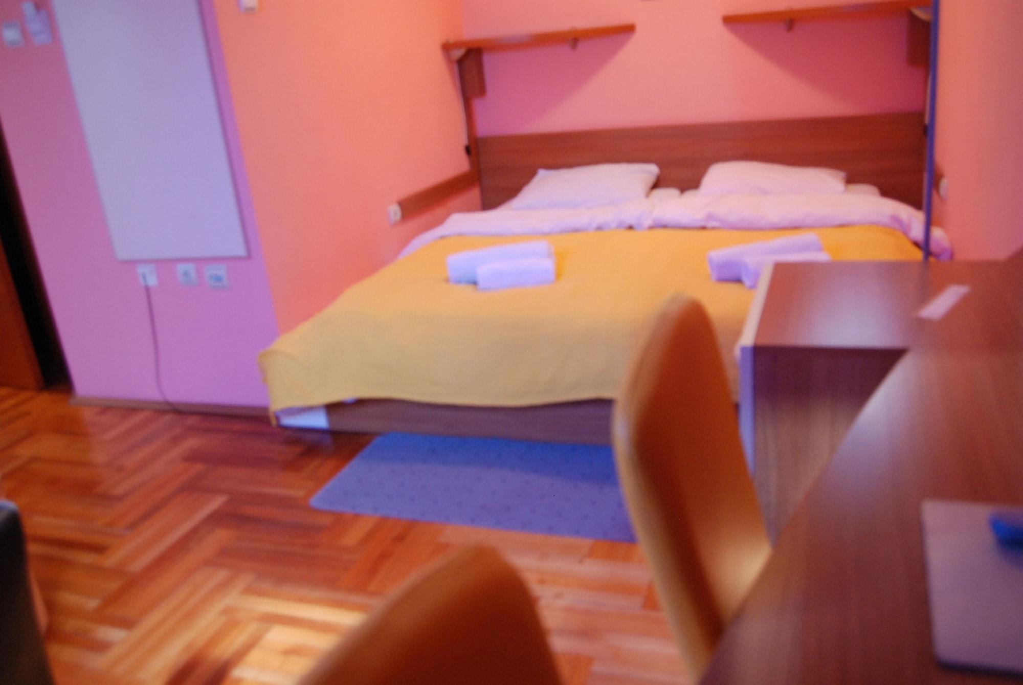 Car Royal Apartments And Rooms Novi Sad Dış mekan fotoğraf